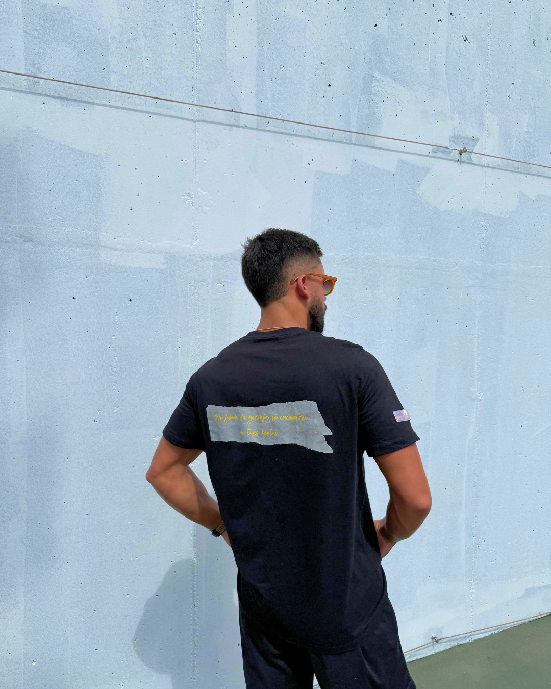 "No fundo da garrafa, só encontrei as tuas beatas."