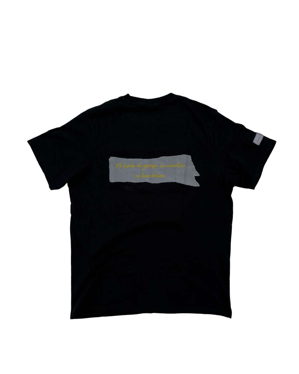 "No fundo da garrafa, só encontrei as tuas beatas."